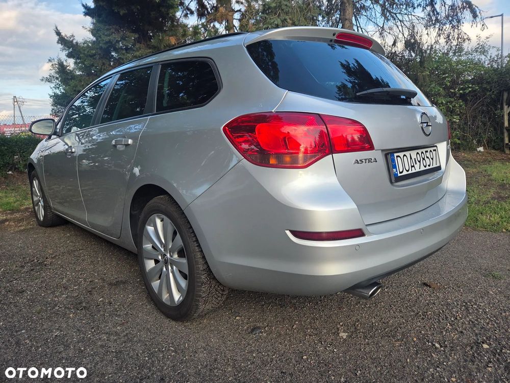 Opel Astra 1.4 Turbo ecoFLEX Start/Stop 150 Jahre - 4