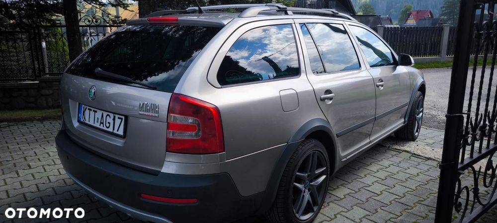 Skoda Octavia Scout 2.0 TDI DPF - 4