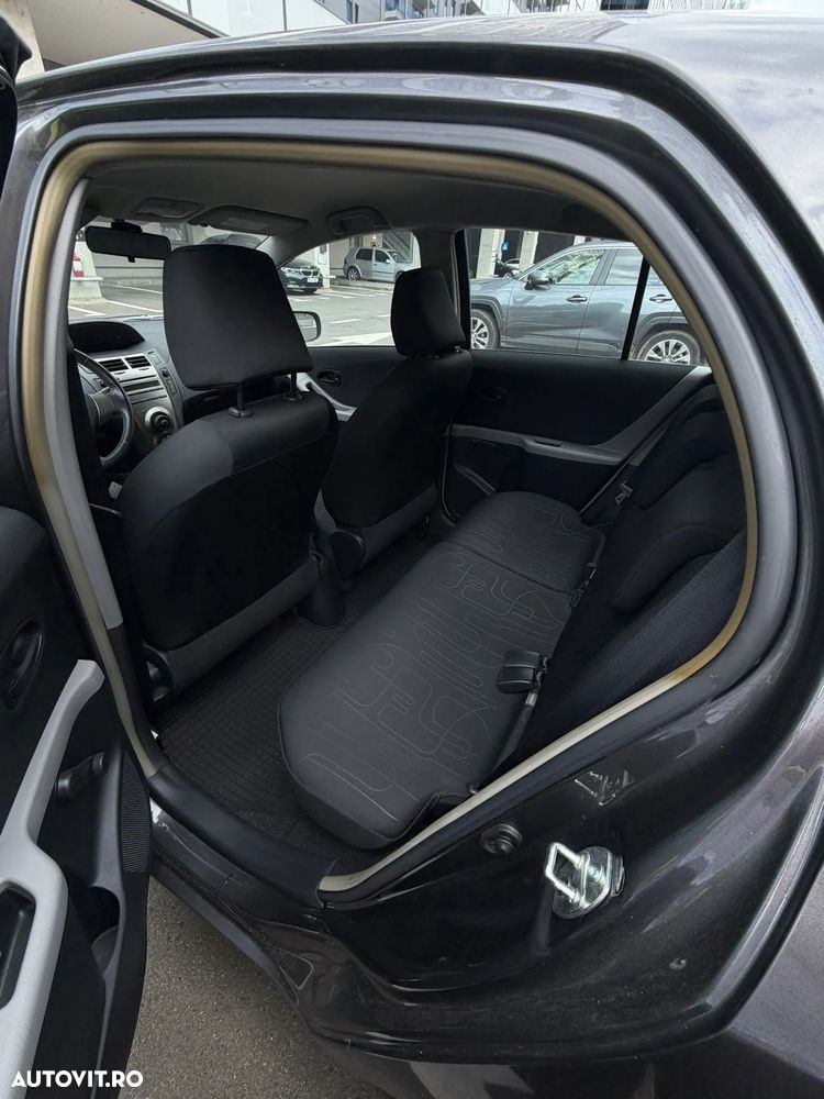 Toyota Yaris 1.3 Dual VVT-i Terra Plus - 5