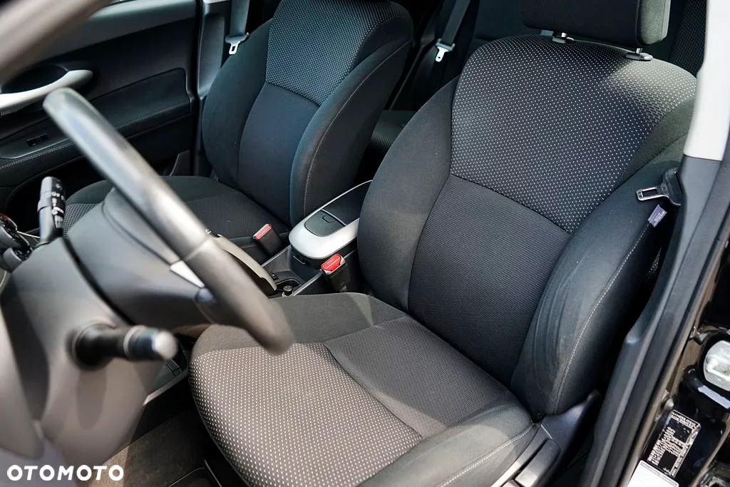 Toyota Auris 1.4 D-4D - 18