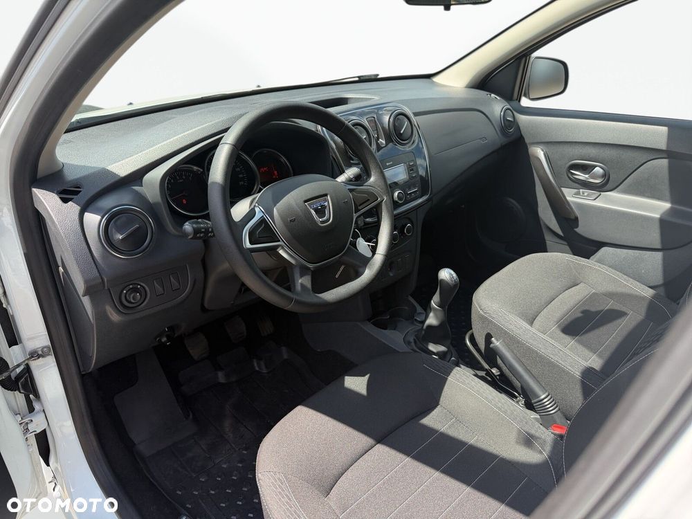 Dacia Sandero - 10