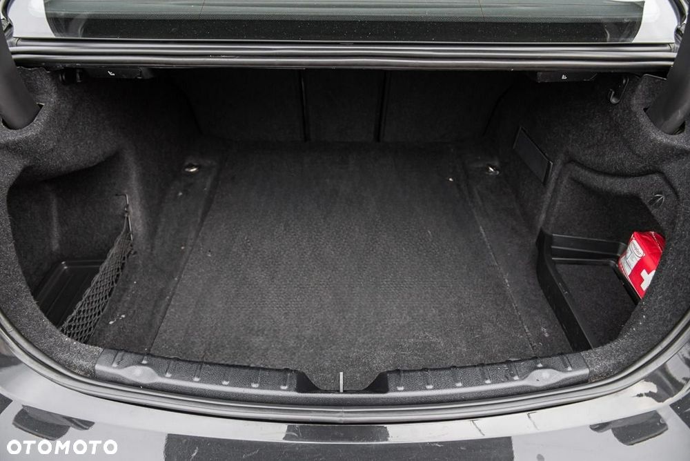 BMW Seria 3 320d Sport Line - 28