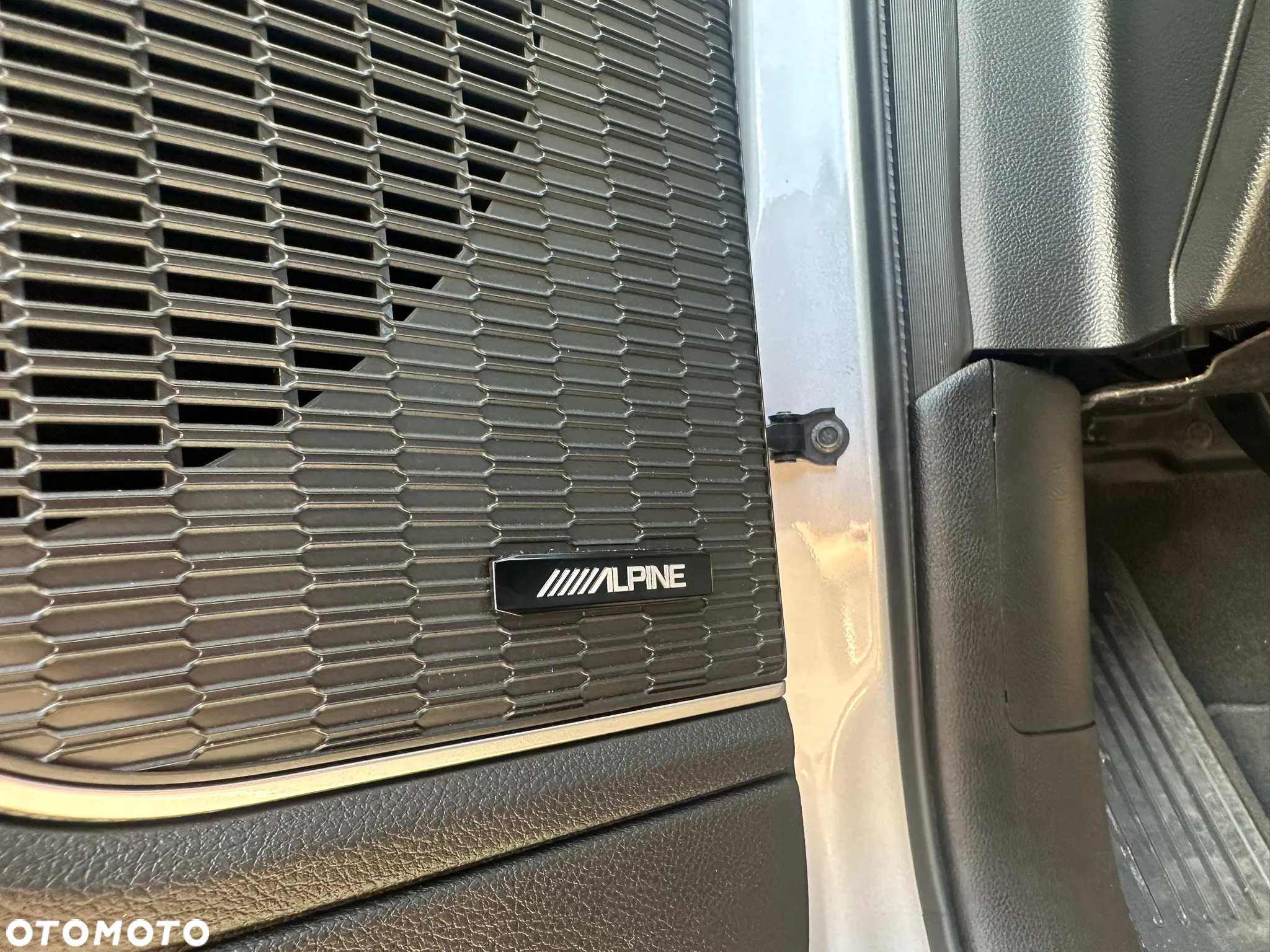 Jeep Grand Cherokee - 21