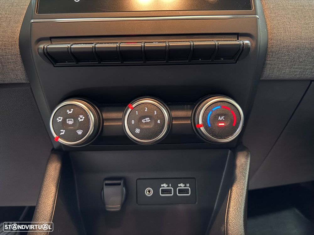 Renault Clio 1.0 TCe Evolution - 23