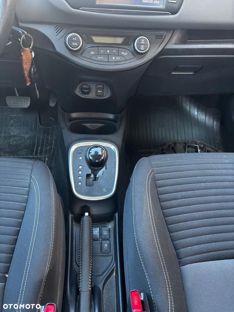 Toyota Yaris - 13