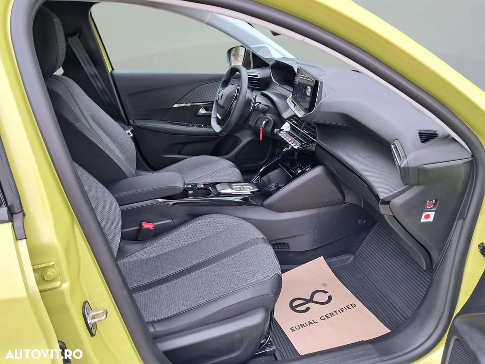 Peugeot 208 - 6