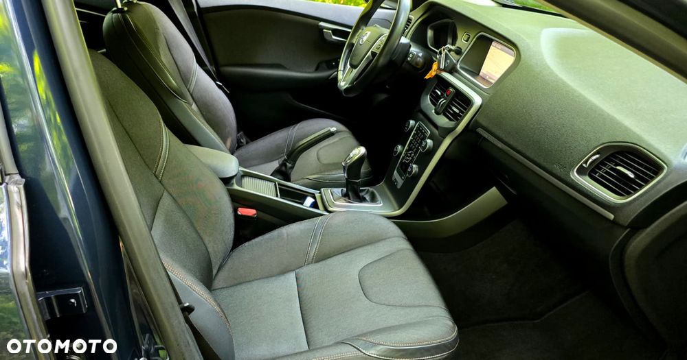 Volvo V40 Cross Country - 19