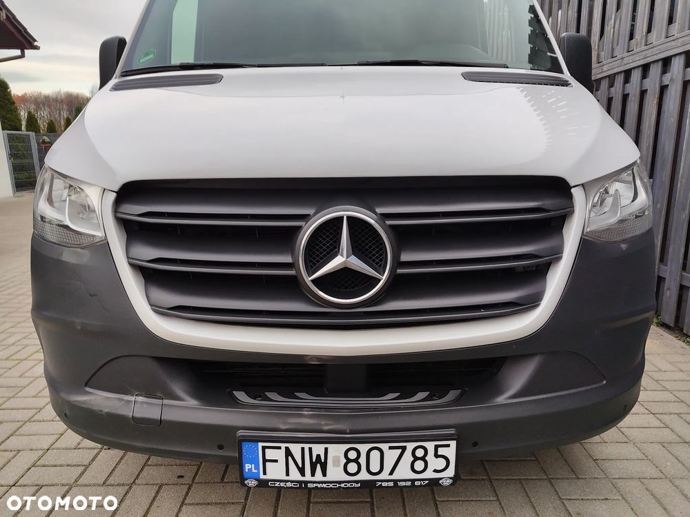 Mercedes-Benz SPRINTER 907 - 10