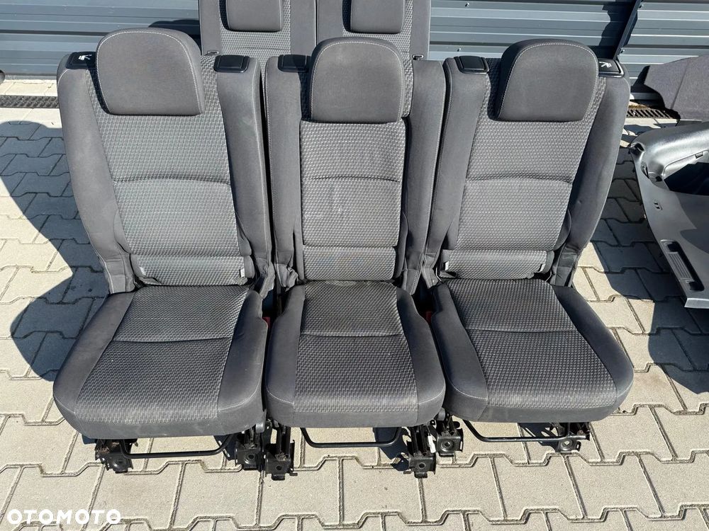 TOYOTA VERSO LIFT 13-18 FOTELE 2 3 RZĄD PASY PLASTIKI PRZEKŁADKA VANA - 4