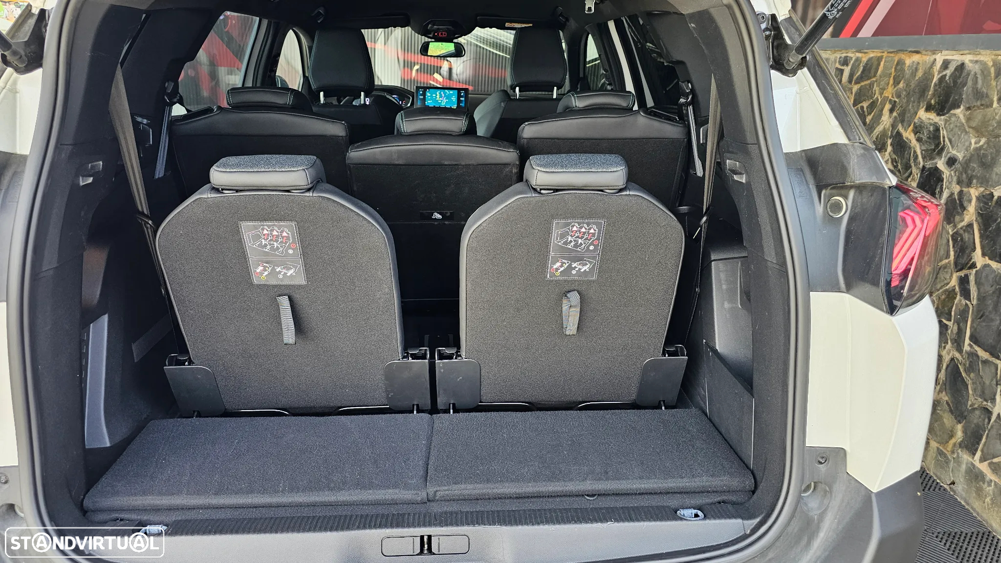 Peugeot 5008 1.2 Hybrid Allure Pack e-DCS6 - 26