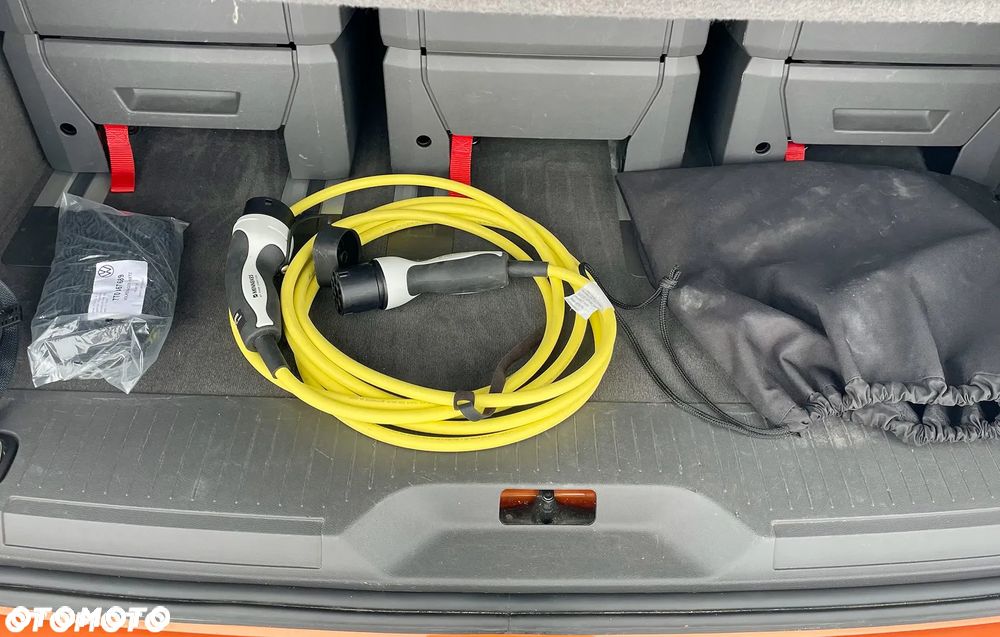 Volkswagen Multivan 1.4 TSI eHybrid PHEV 160kW L1 Life DSG - 24