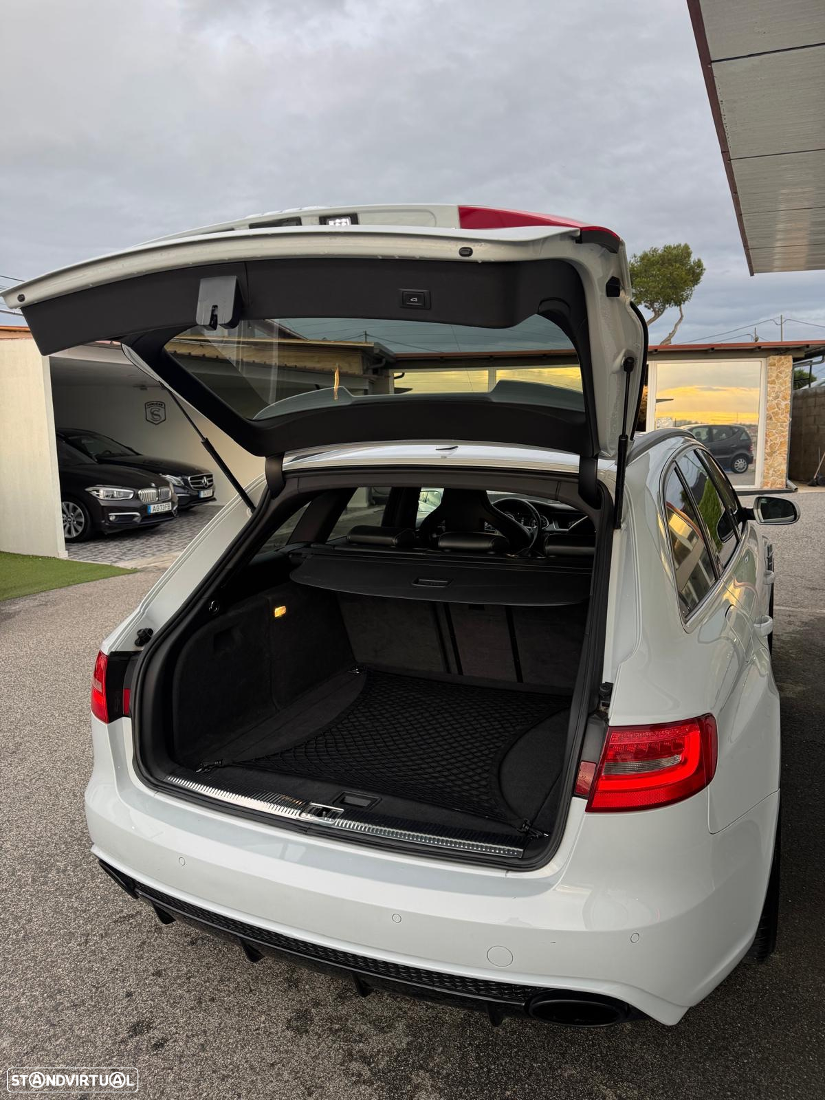 Audi RS4 Avant 4.2 FSi quattro S tronic - 16