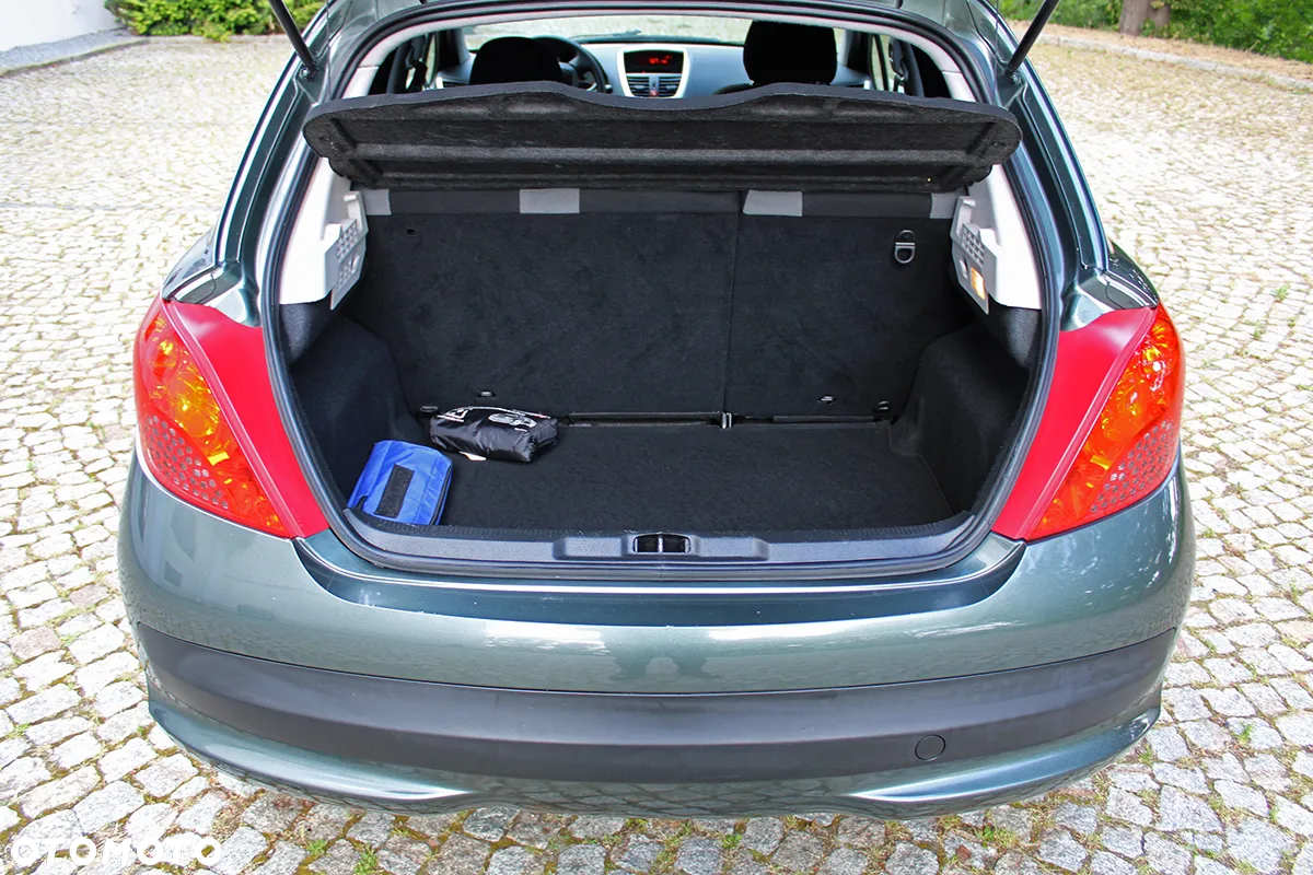Peugeot 207 75 Urban Move - 32