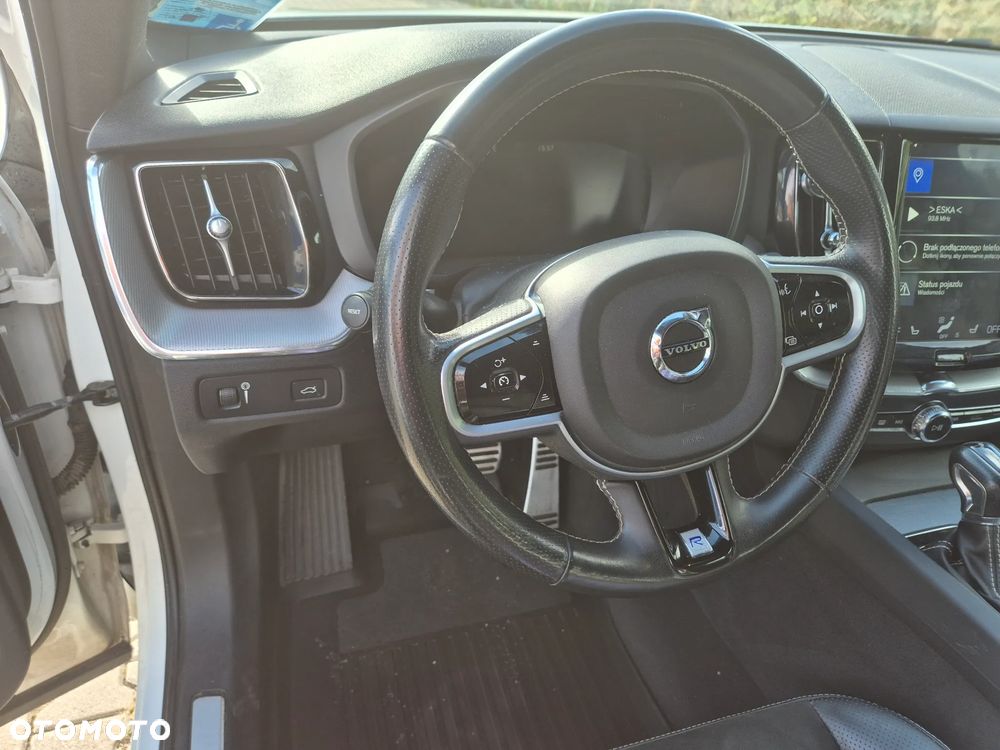 Volvo XC 60 D4 Drive-E R-Design Momentum - 13