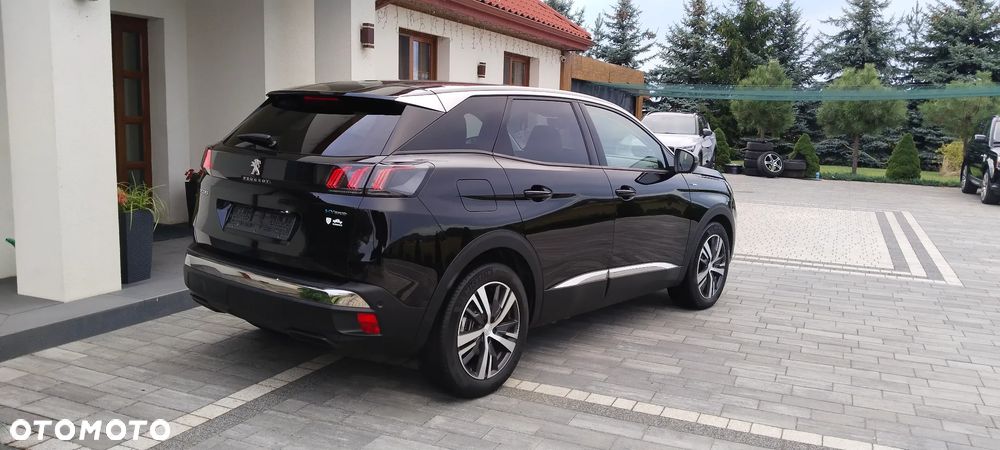 Peugeot 3008 1.6 PureTech HYbrid Allure S&S EAT8 - 24