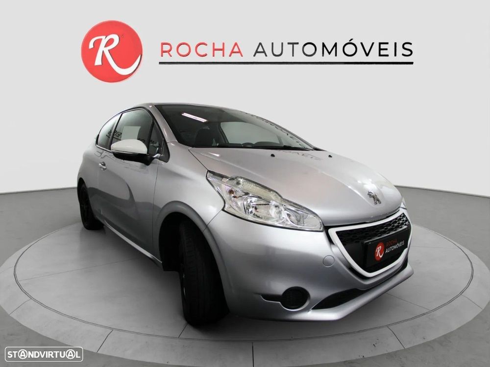 Peugeot 208 — fotografia 3