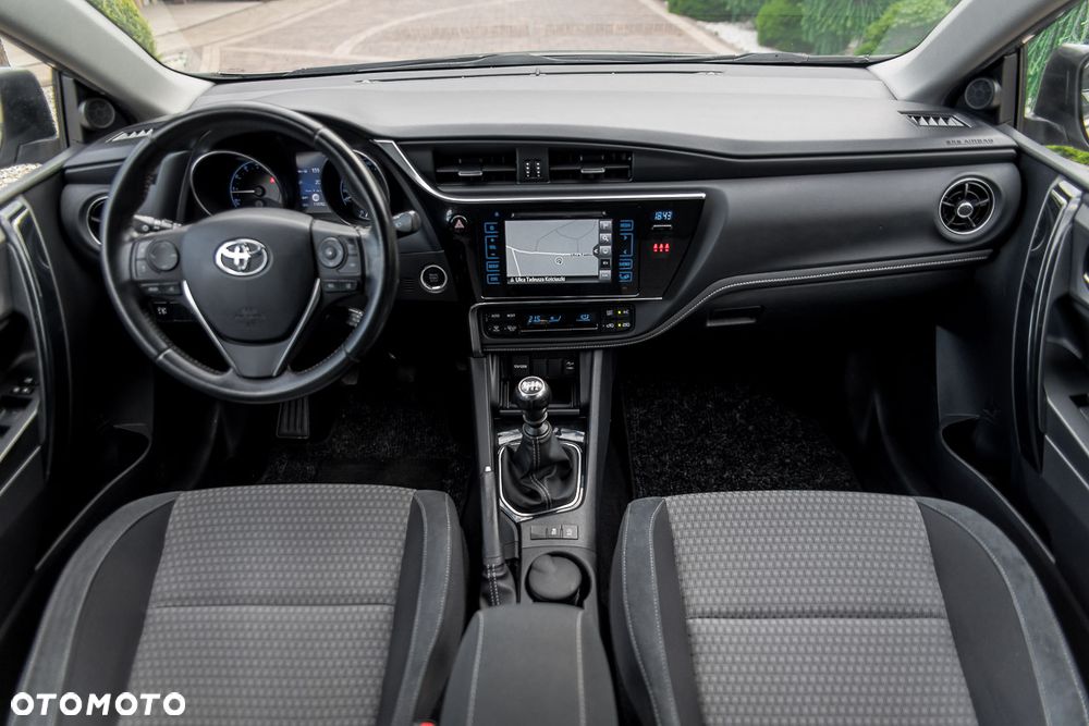 Toyota Auris 1.2 Turbo Design Edition - 27