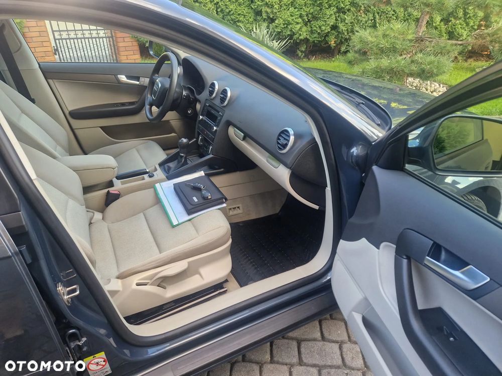 Audi A3 Sportback 1.6 Ambiente - 10