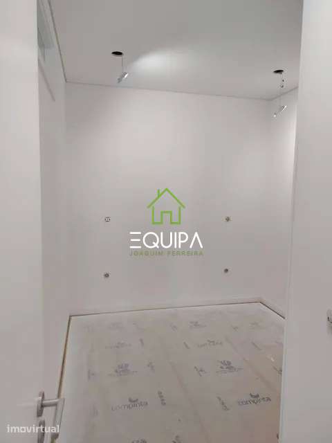 APARTAMENTO T1+1 R\C CENTRO DE VIZELA - Grande imagem: 2/6