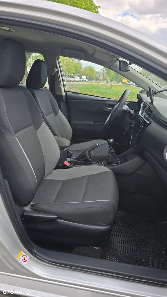 Toyota Auris 1.4 D-4D Active - 12