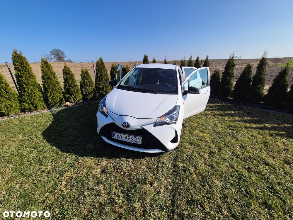 Toyota Yaris Hybrid 100 Active EU6 - 15