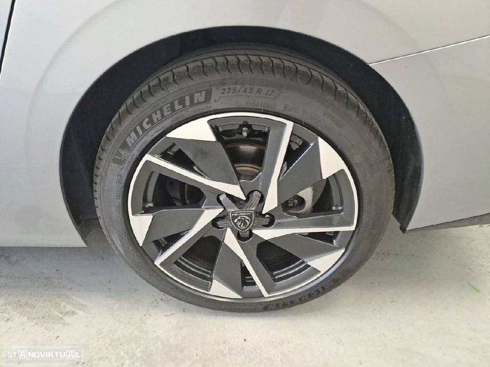 Peugeot 308 1.2 Hybrid Allure e-DCS6 - 11