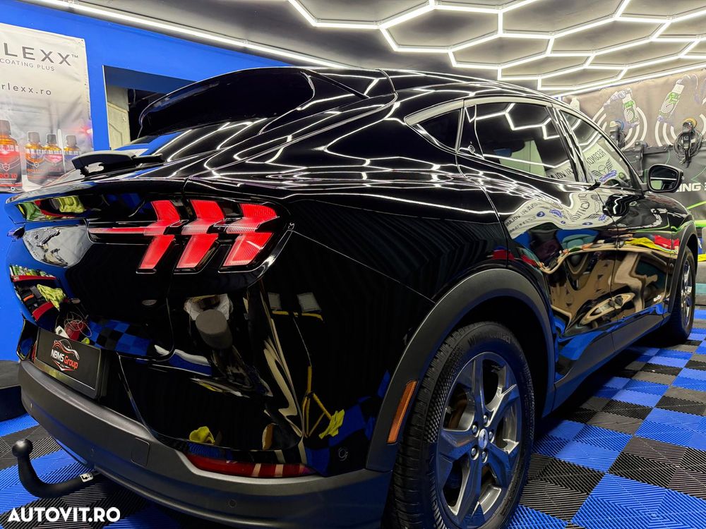 Ford Mustang Mach-E - 5