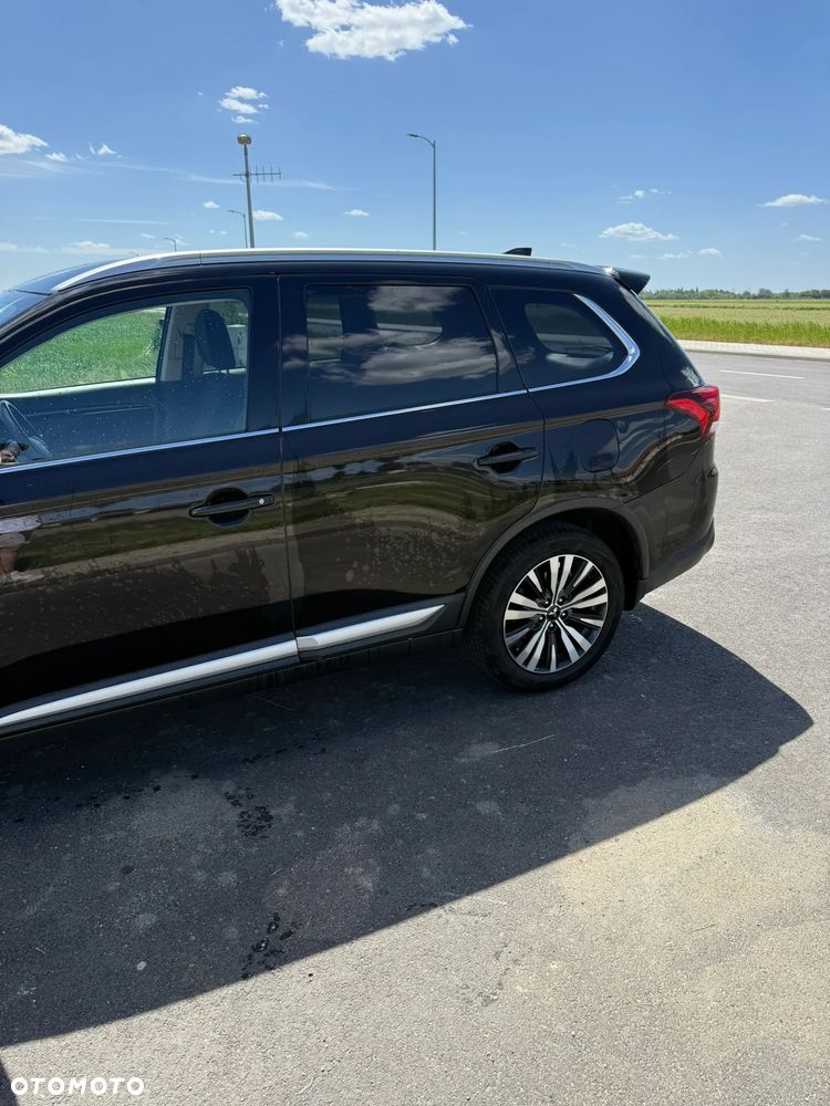 Mitsubishi Outlander 2.0 Instyle + 4WD CVT - 3