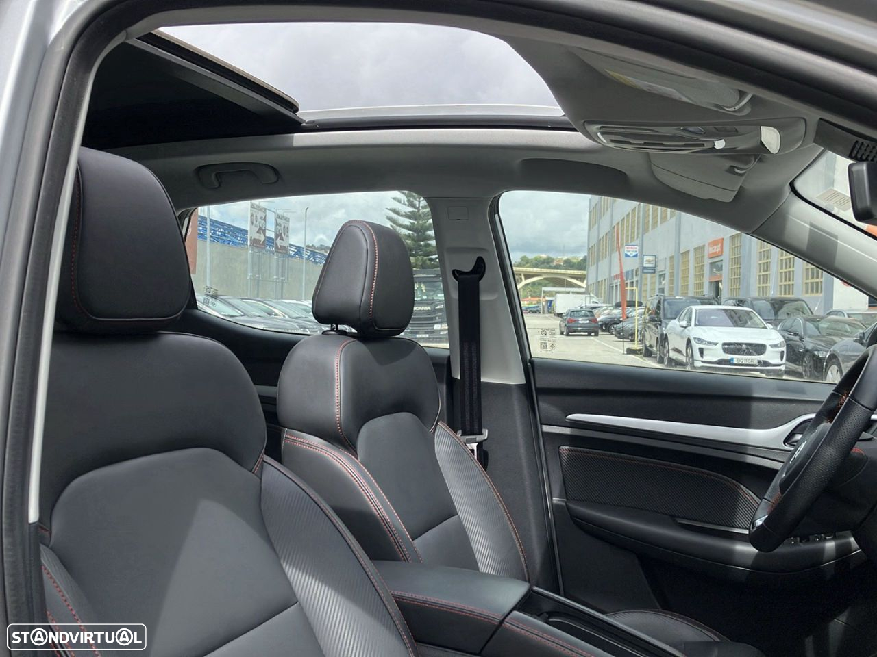 MG ZS EV 72.6 kWh Luxury OBC 11 kW - 18