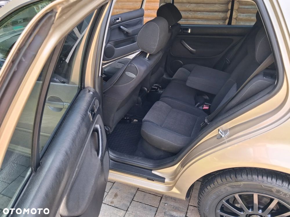 Volkswagen Golf - 28