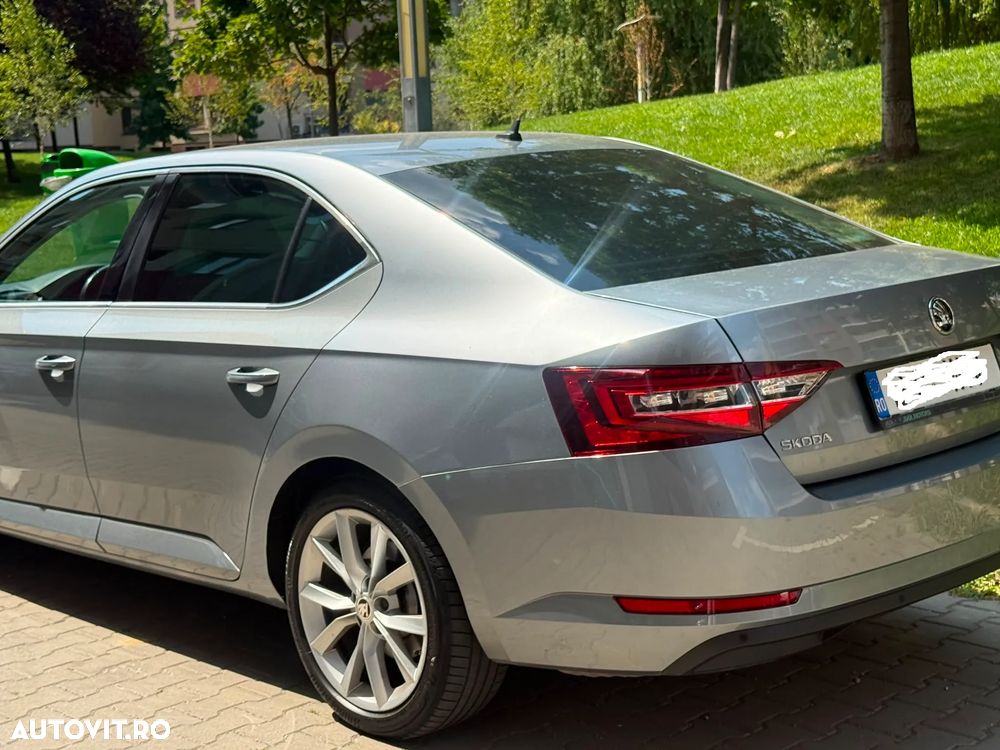 Skoda Superb 2.0 TDI DSG 4X4 Style - 5