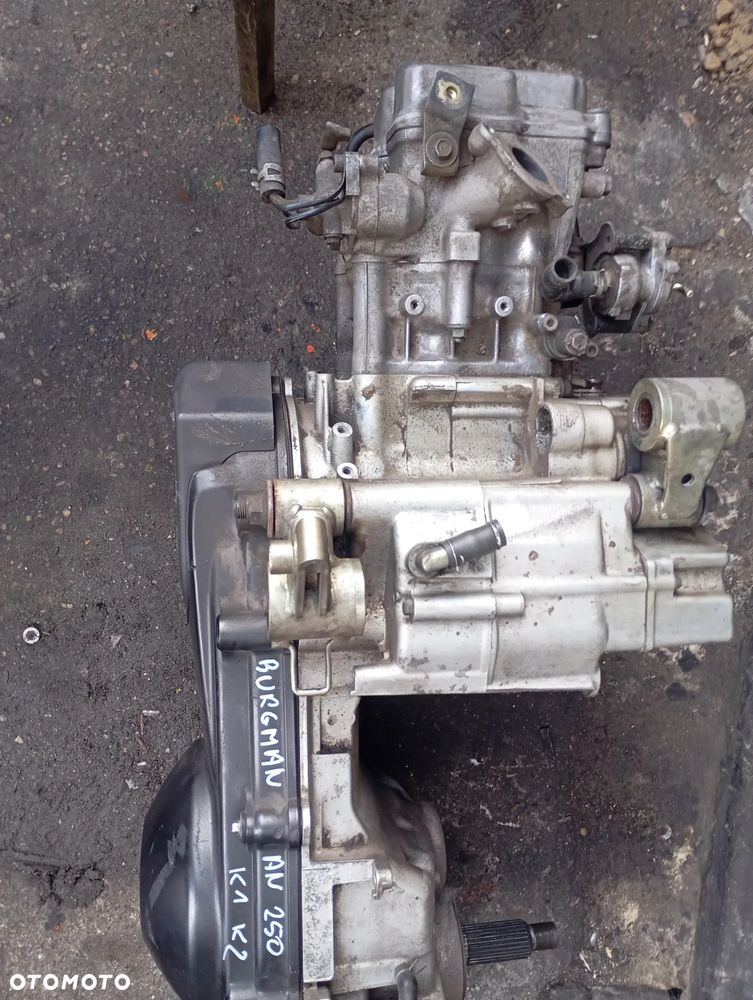 SUZUKI BURGMAN 250 K1 K2 SILNIK - 2