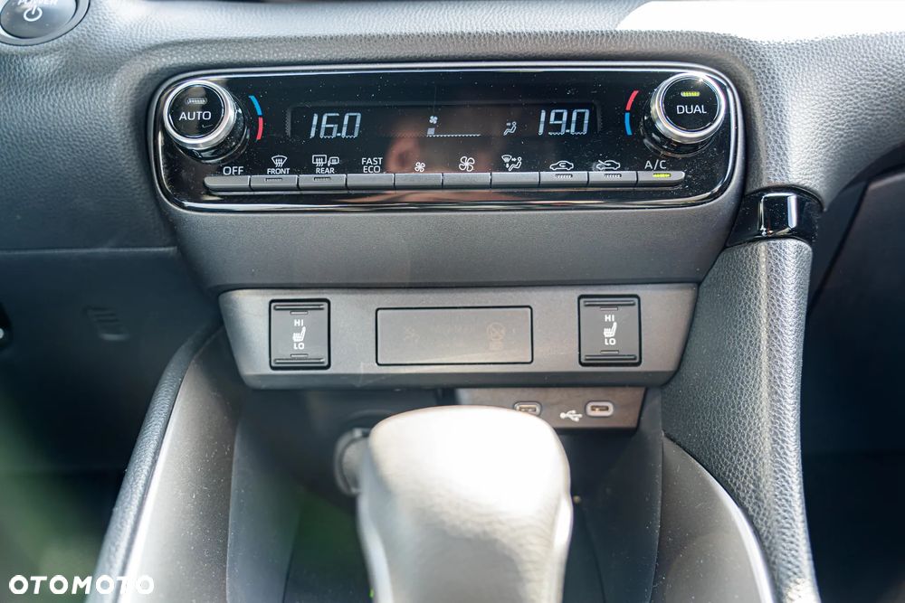 Mazda 2 SKYACTIV-G 90 Homura - 32