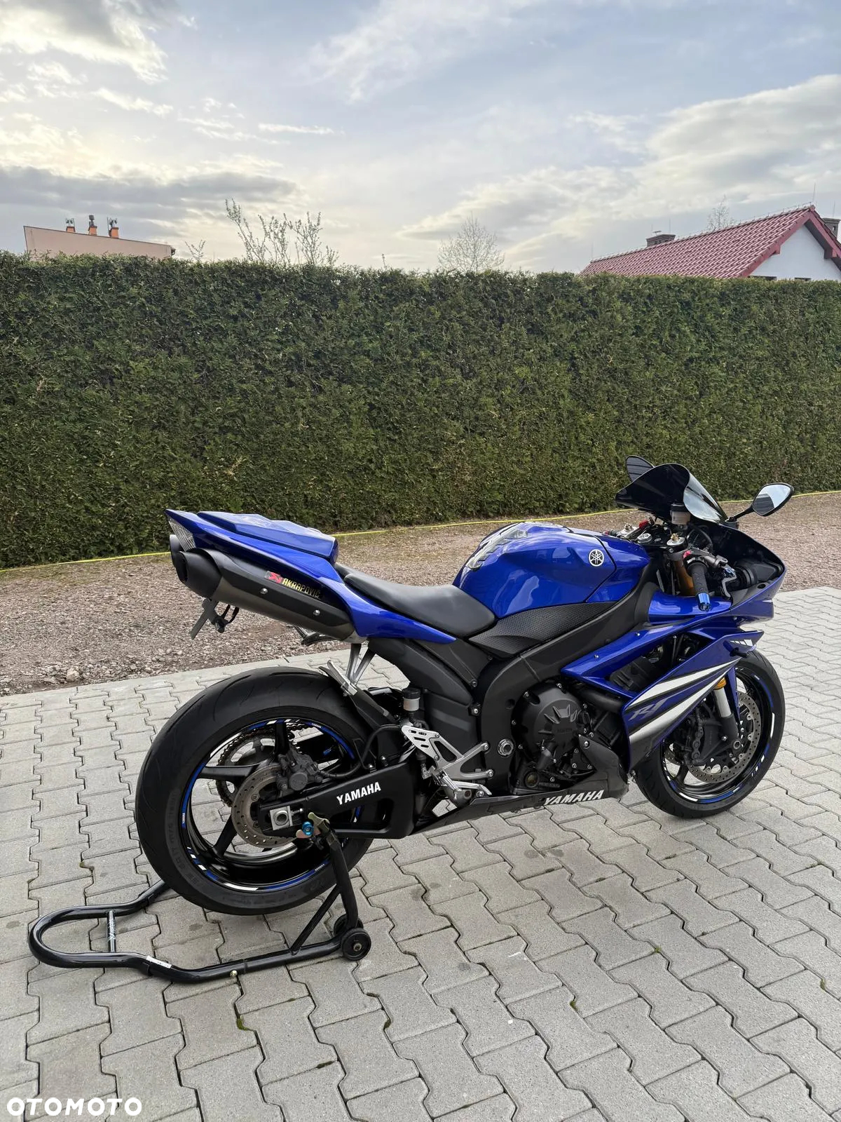 Yamaha R1 - 13