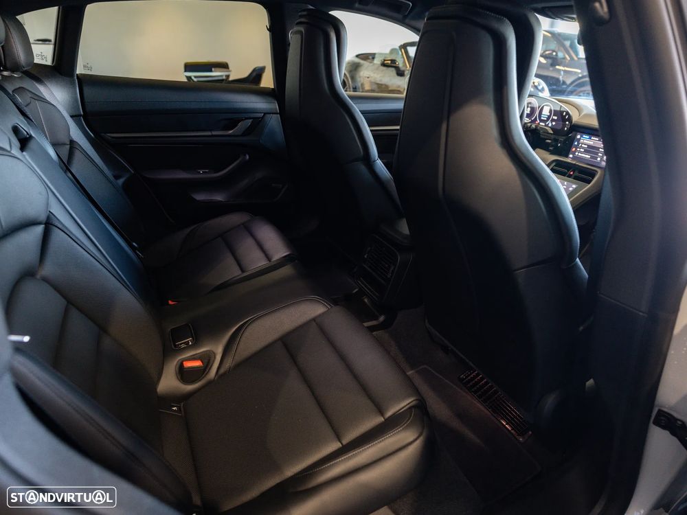 Porsche Taycan Sport Turismo 4S - 31