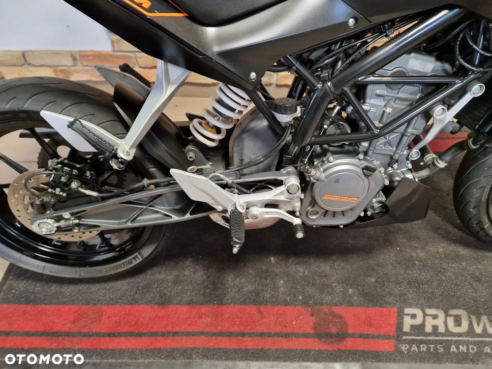 KTM Duke 125 - 25