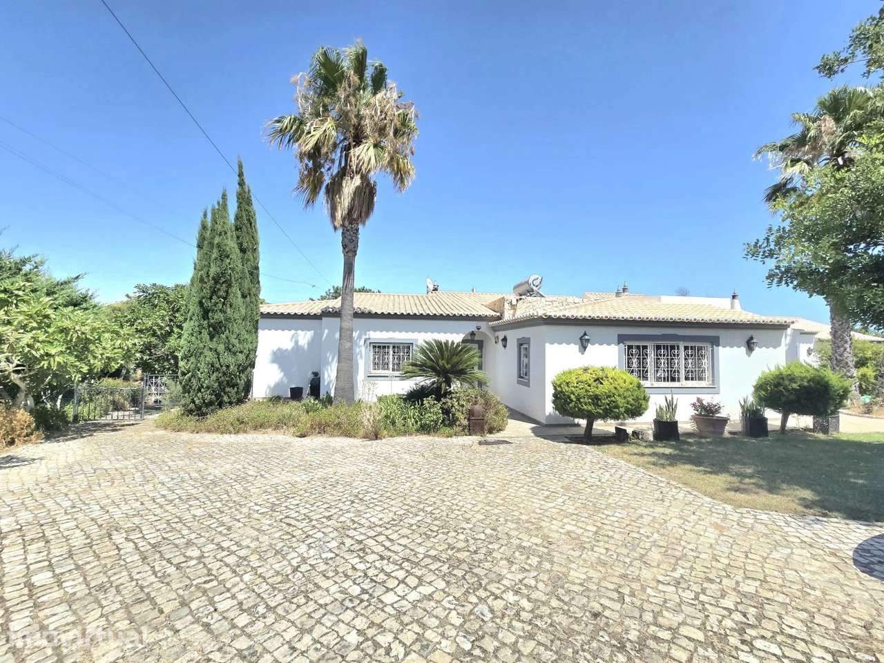 Moradia T3 com anexo T2, piscina e vista para o campo em Carvoeiro - Grande imagem: 2/60