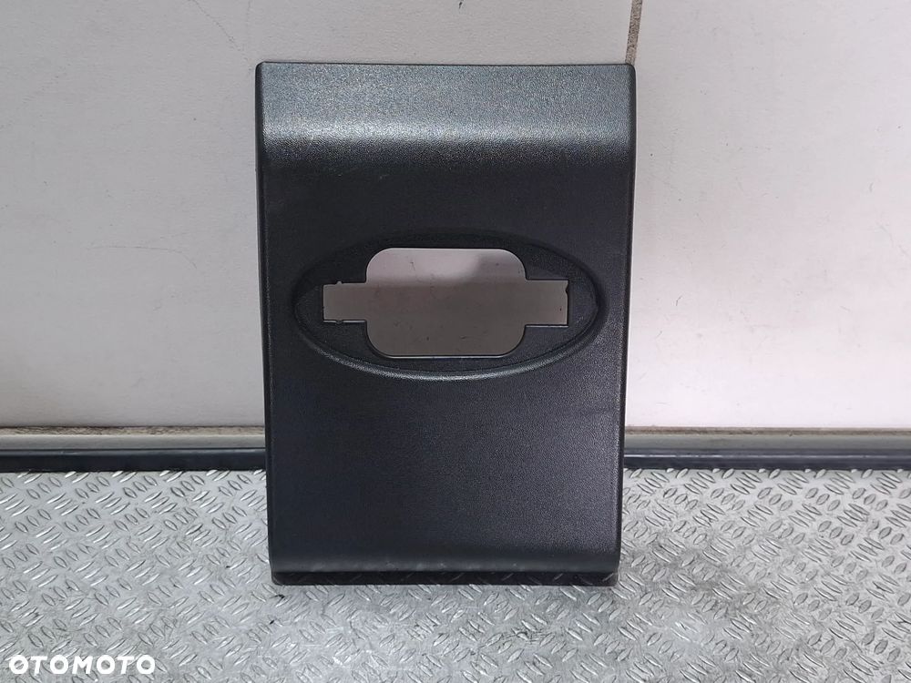 Listwa boczna lewa Renault Master IV 2019 rok nr 768570130R - 1