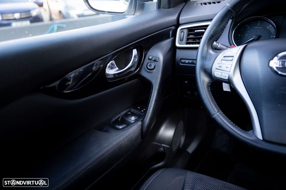 Nissan Qashqai 1.5 dCi N-Connecta - 21