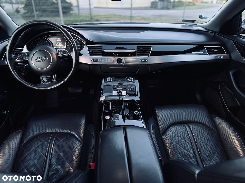 Audi A8 4.2 TDI DPF (clean diesel) quattro tiptronic - 11