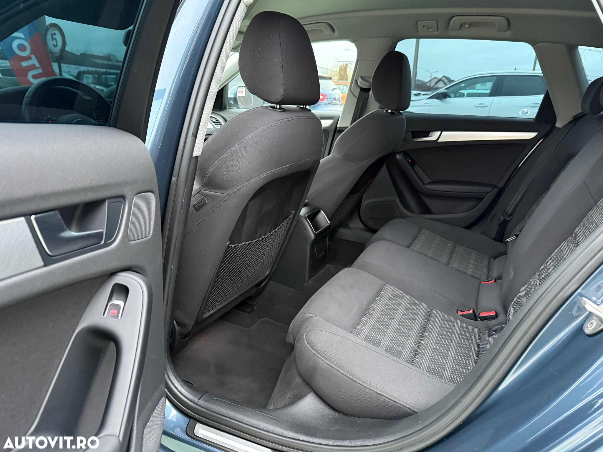Audi A4 Avant 2.0 TDI quattro S tronic Sport - 35