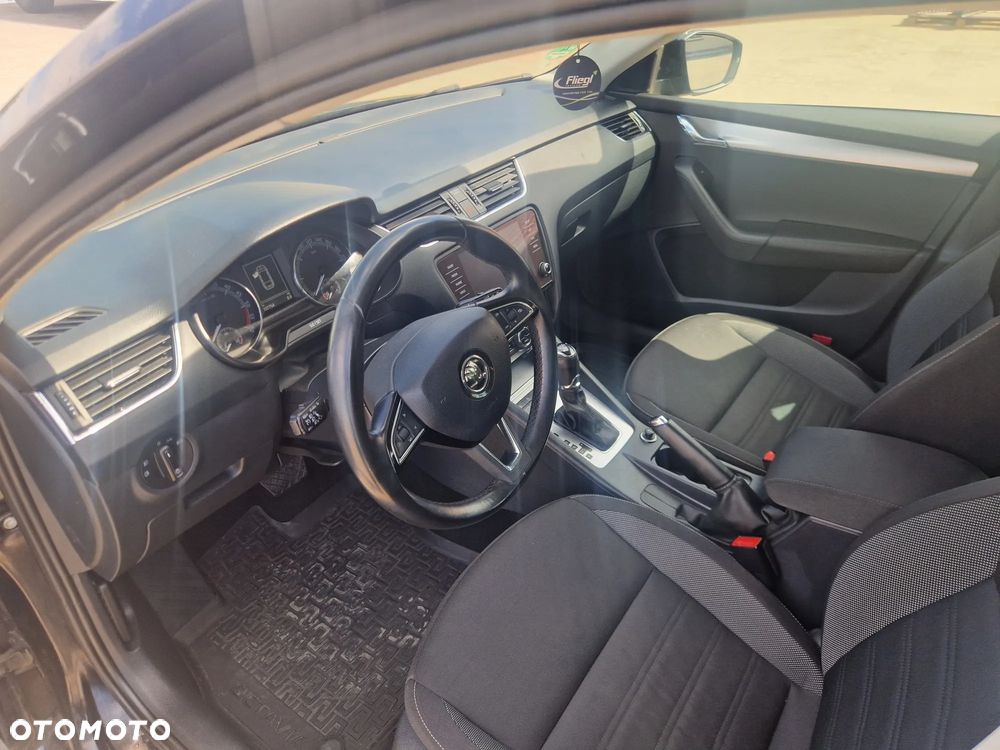 Skoda Octavia 2.0 TDI DSG Ambition - 5