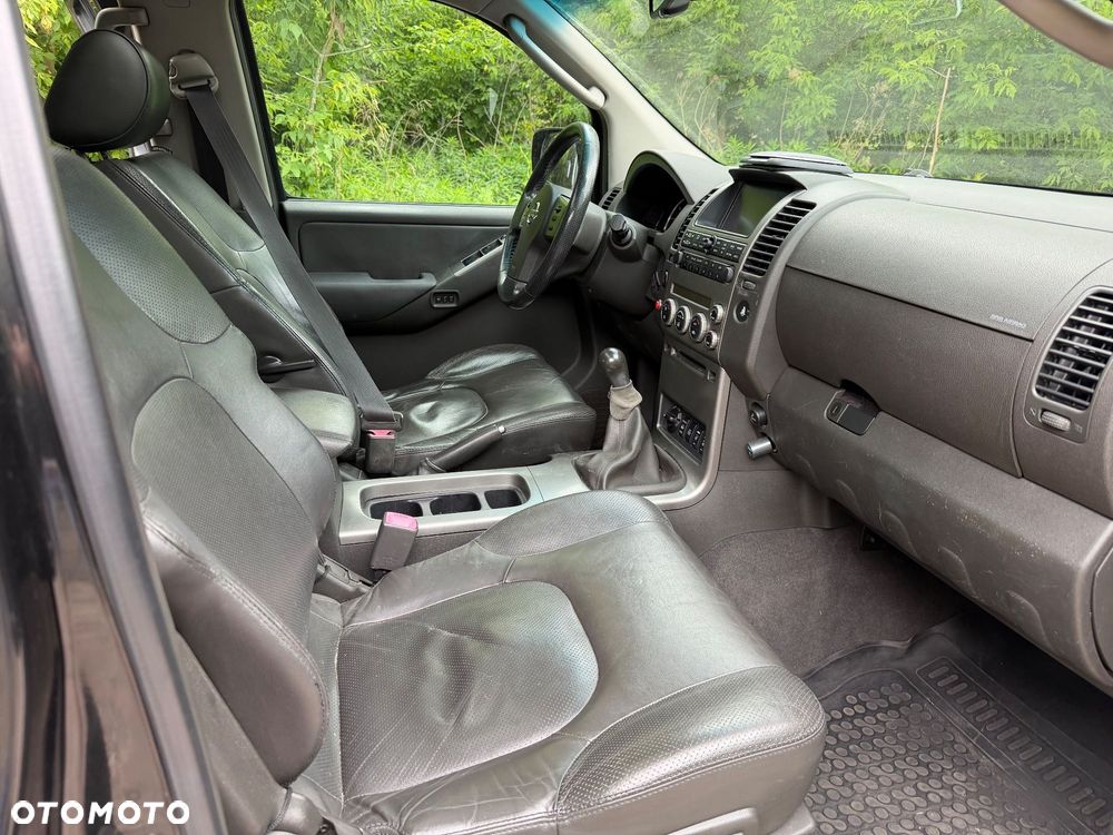 Nissan Pathfinder - 12