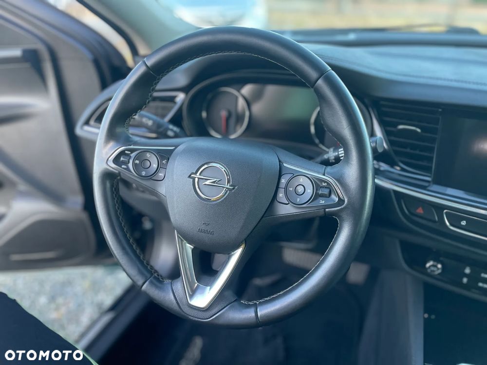 Opel Insignia - 10
