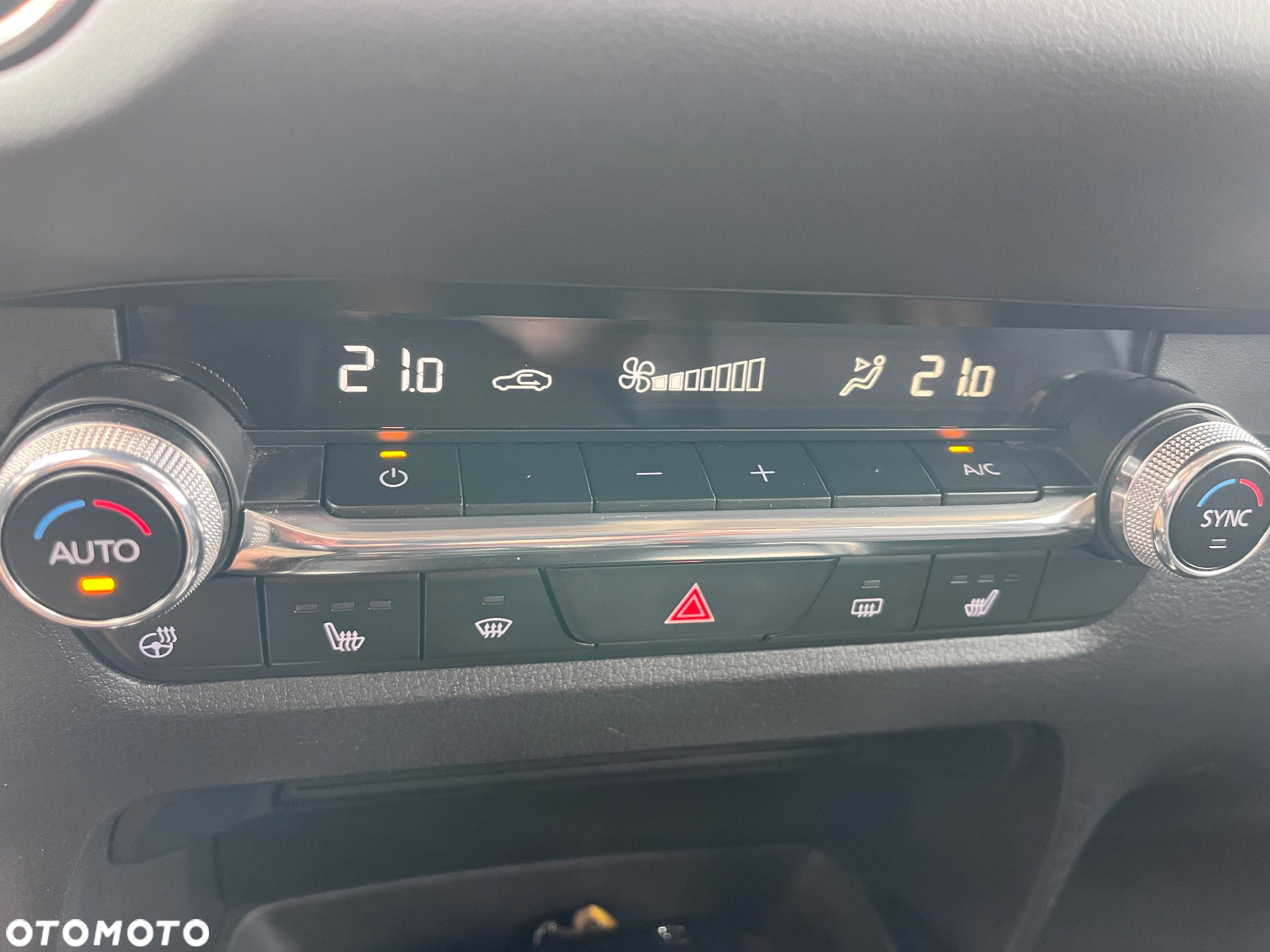Mazda CX-30 - 32