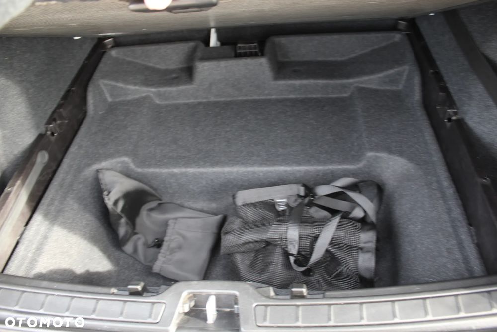 Volvo XC 40 D3 Momentum Pro - 40