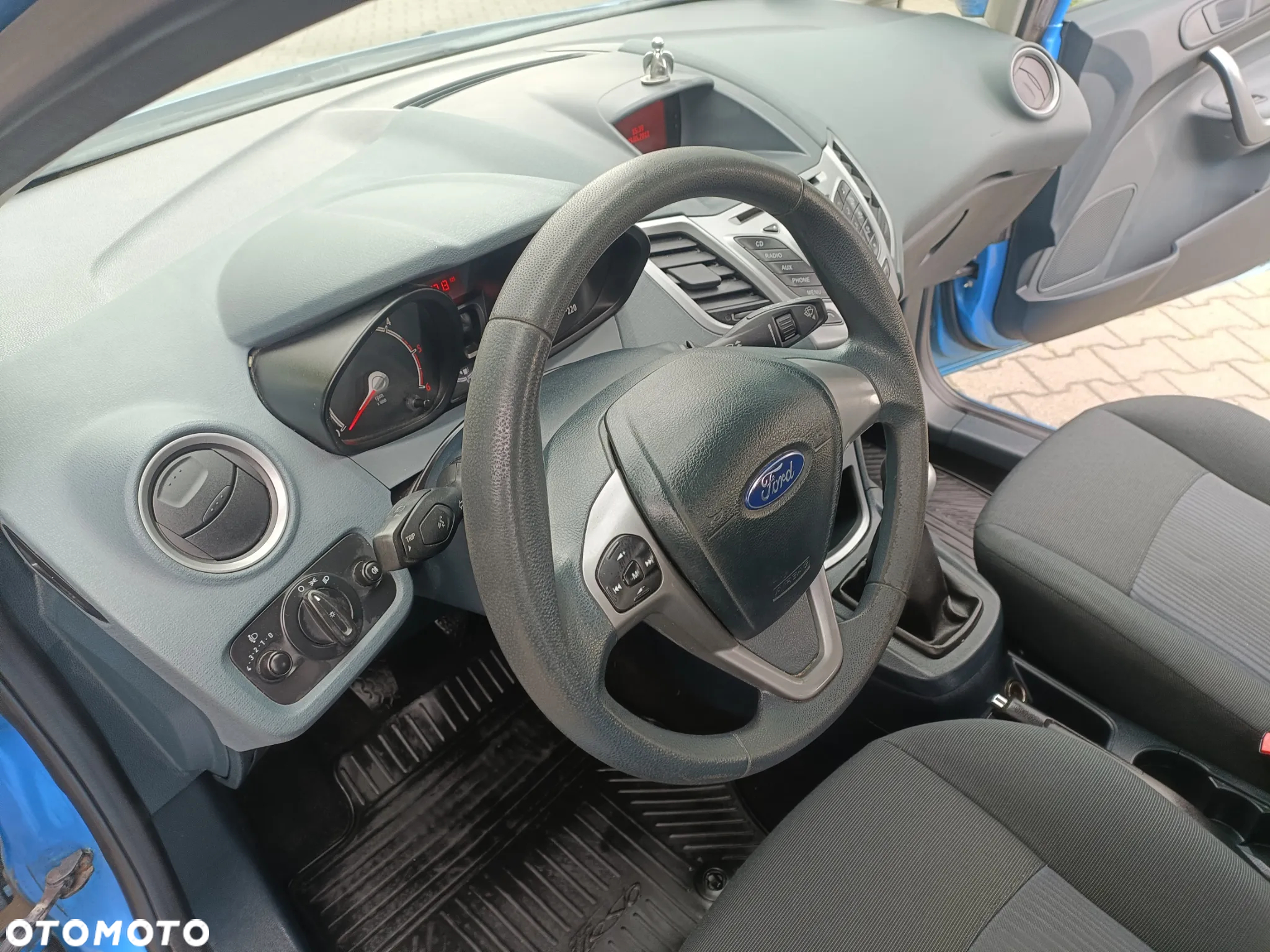 Ford Fiesta 1.4 TDCi Ambiente - 11