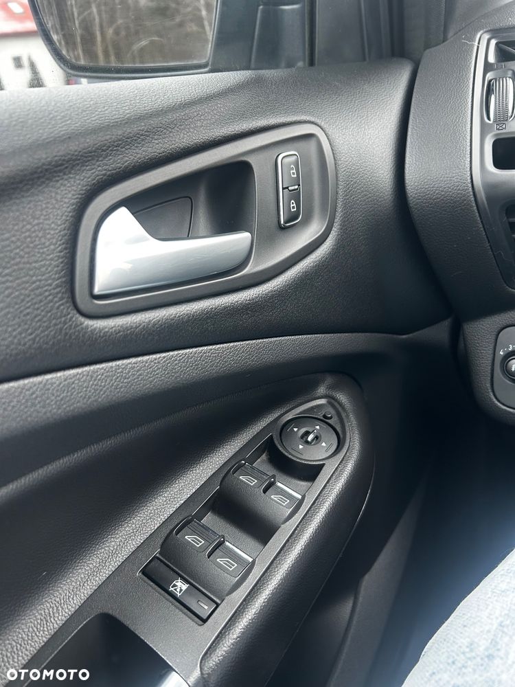 Ford Kuga 1.6 EcoBoost 2x4 Individual - 29