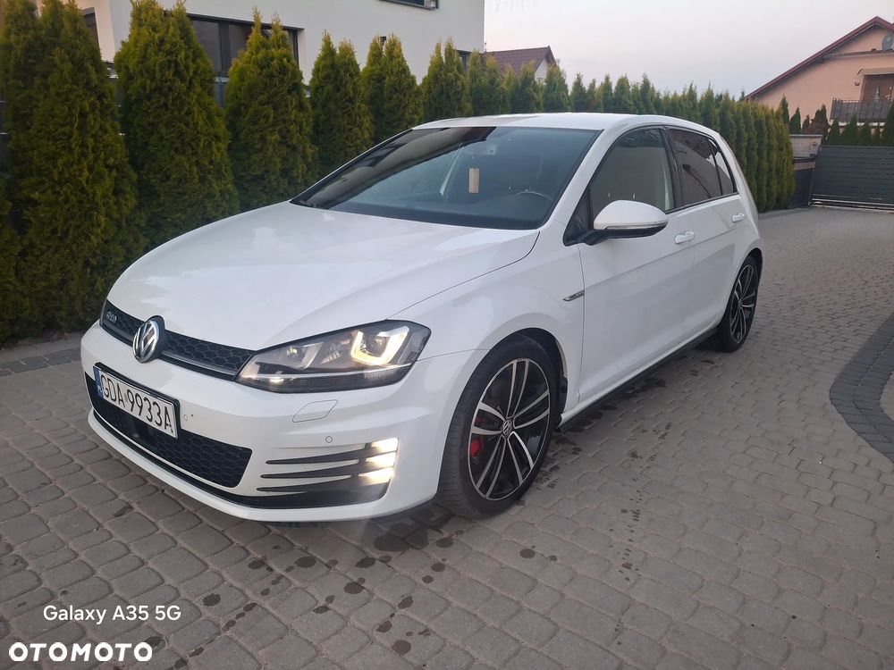 Volkswagen Golf - 8