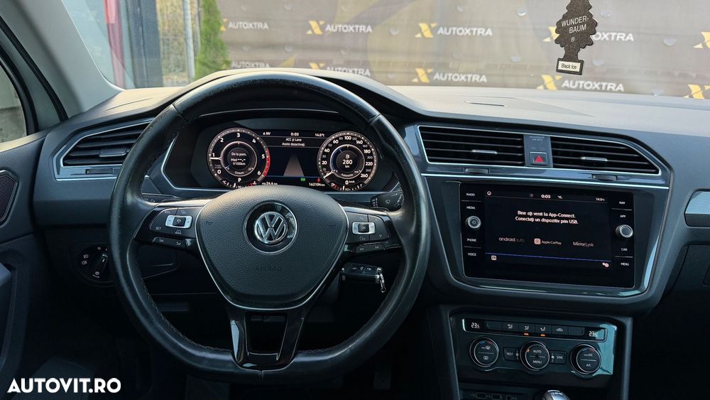Volkswagen Tiguan - 12
